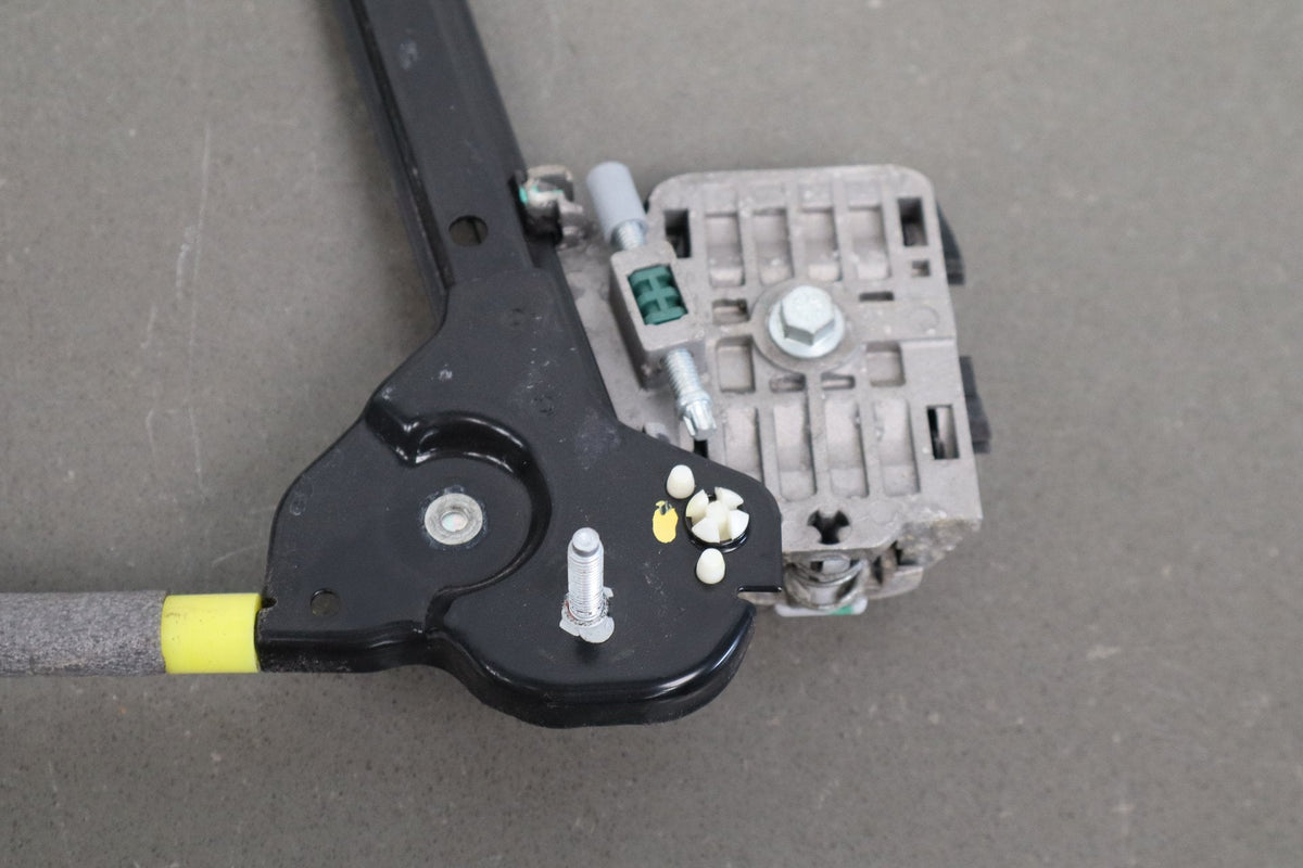 2010-14 Ford Mustang GT Left Window Regulator With Motor