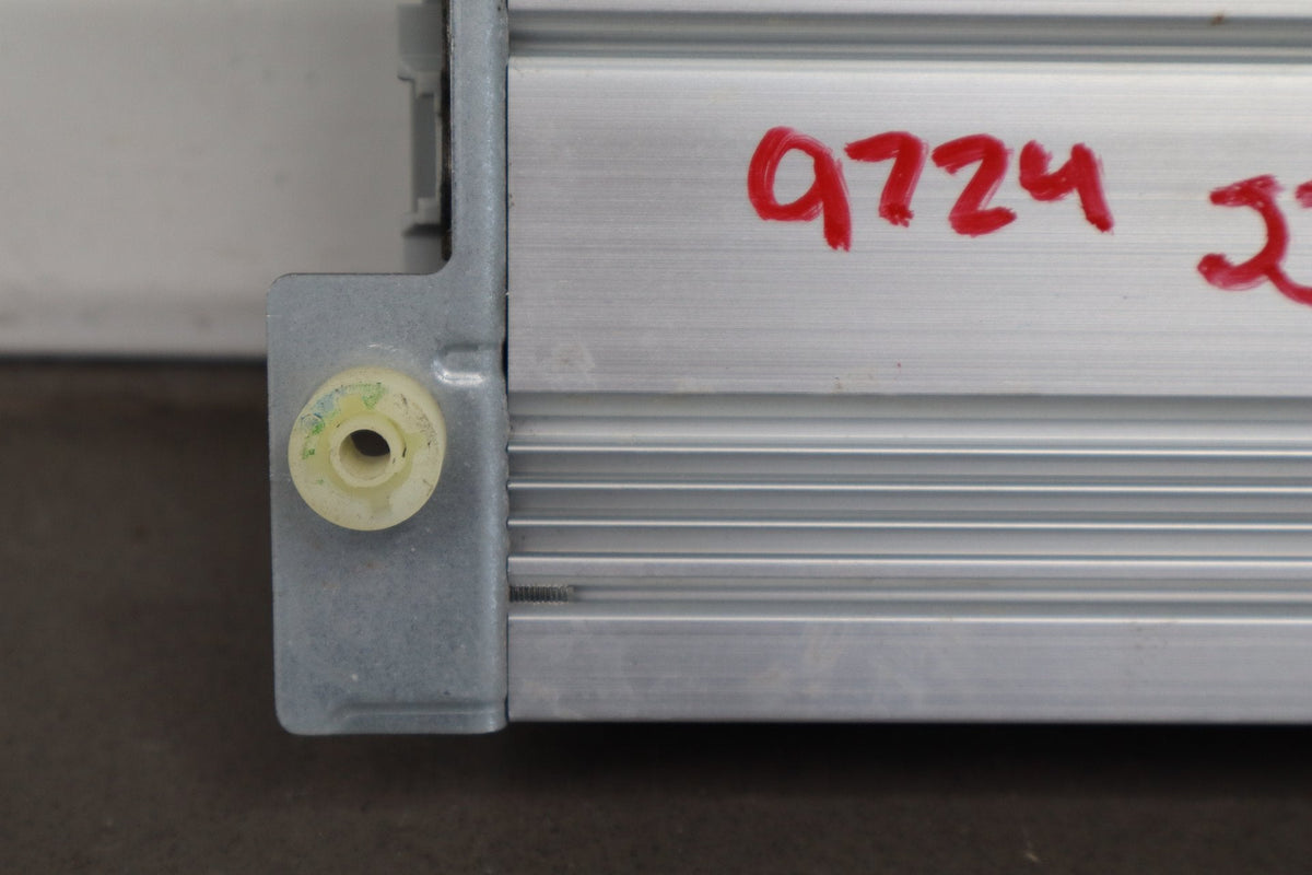 2010-14 Ford Mustang GT Shaker Amp AR3Z18B849E 480W