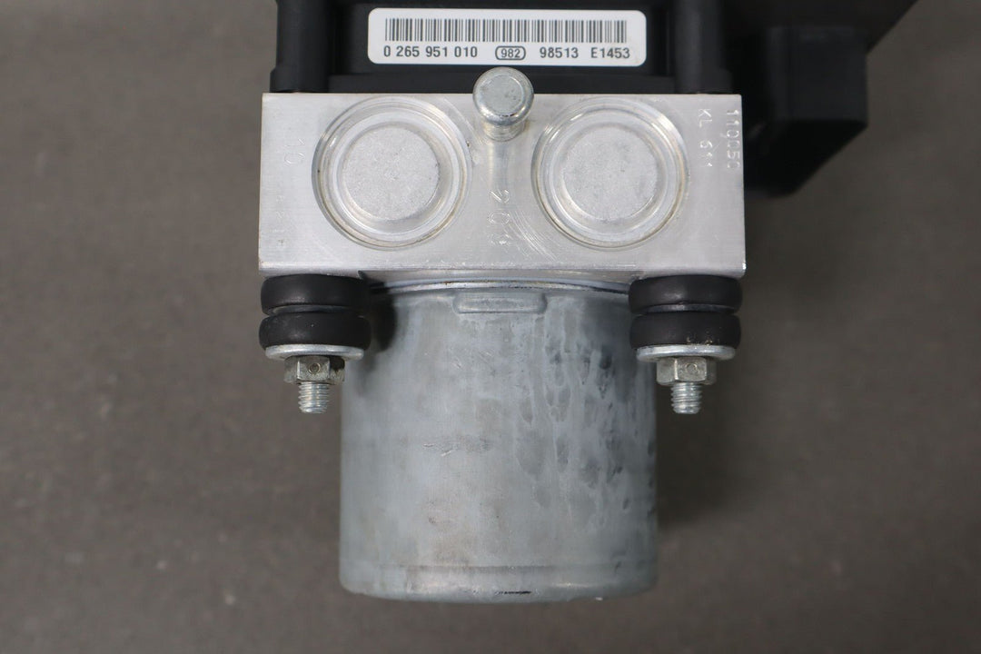 2010 - 2011 Chevy Camaro ABS Brake Pump/Module Assembly OEM