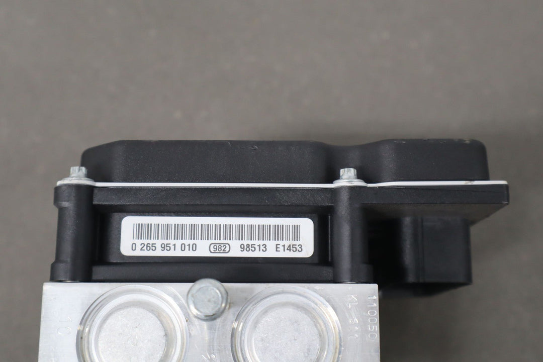 2010 - 2011 Chevy Camaro ABS Brake Pump/Module Assembly OEM