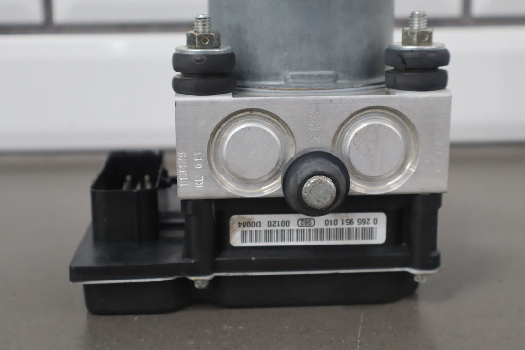 2010 - 2011 Chevy Camaro ABS Pump/Module Assembly OEM