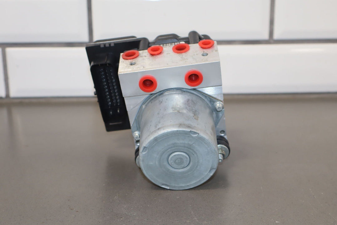 2010 - 2011 Chevy Camaro ABS Pump/Module Assembly OEM