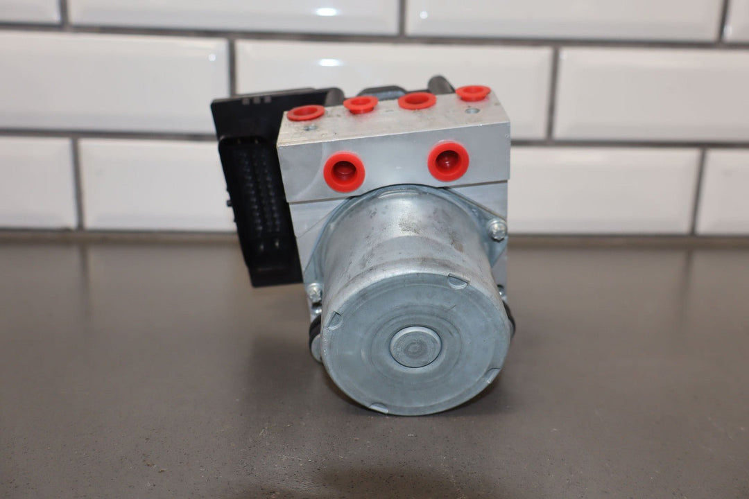 2010 - 2011 Chevy Camaro ABS Pump/Module Assembly OEM