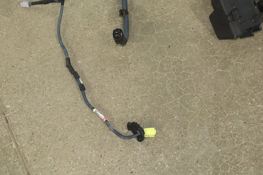 2010 - 2011 Lexus GX460 Engine Fuse Relay Junction Box & Harness *1 Broken Plug*