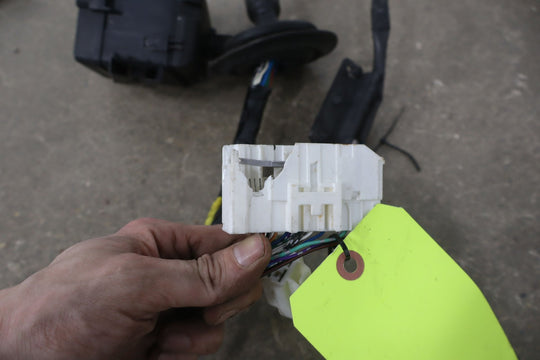 2010 - 2011 Lexus GX460 Engine Fuse Relay Junction Box & Harness *1 Broken Plug*