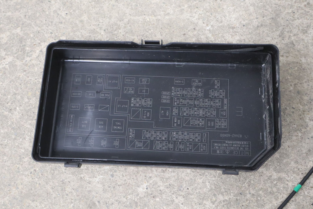 2010 - 2011 Lexus GX460 Engine Fuse Relay Junction Box & Harness *1 Broken Plug*