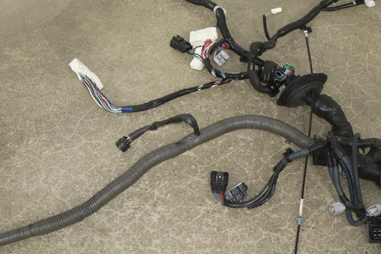 2010 - 2011 Lexus GX460 Engine Fuse Relay Junction Box & Harness *1 Broken Plug*
