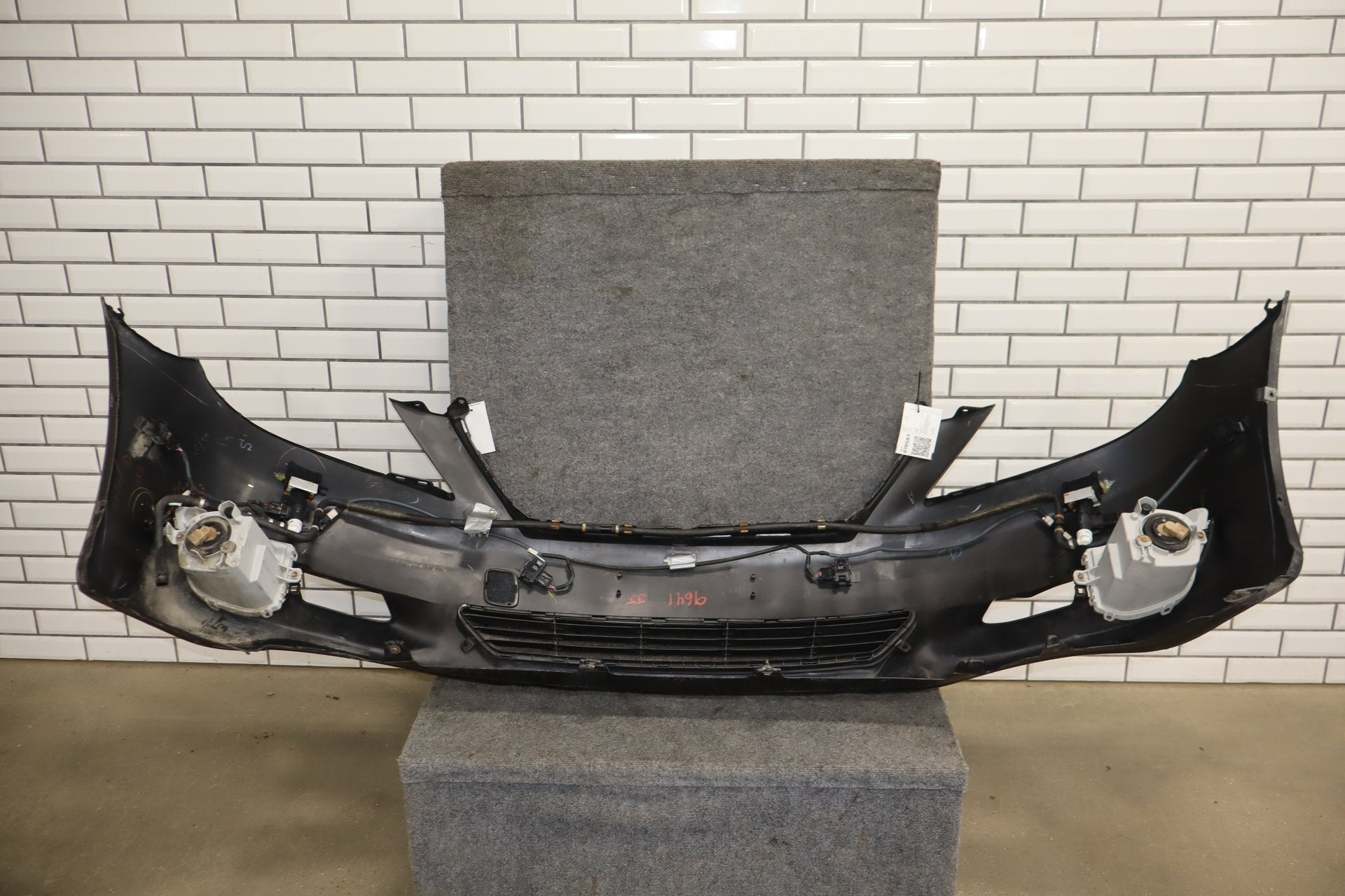 2010-2012 Lexus LS460 Front Bumper Obsidian Black 212 | Damaged
