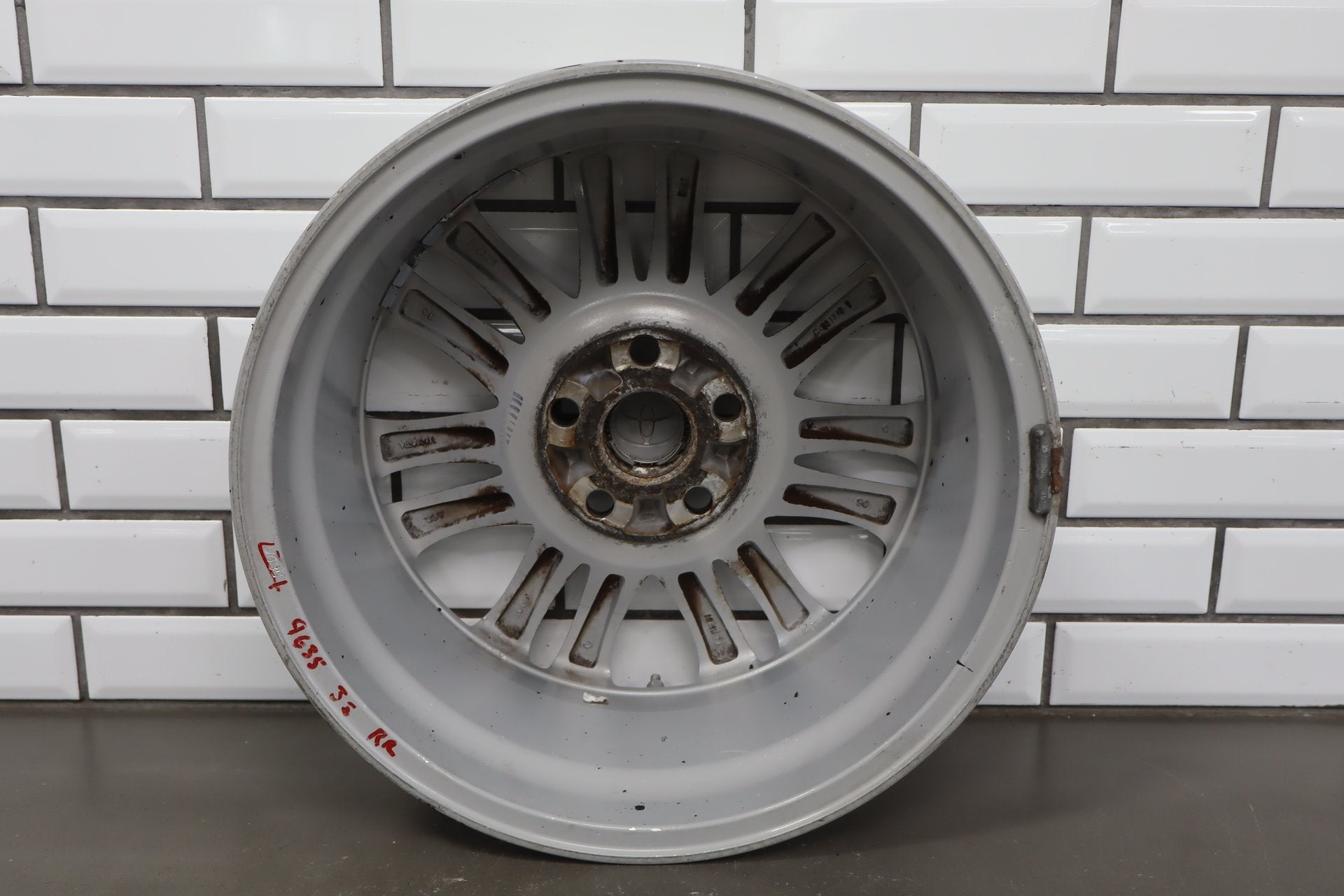 2010-2012 Toyota Sienna OEM 17x7 Split Spoke Alloy Wheel | Corrosion