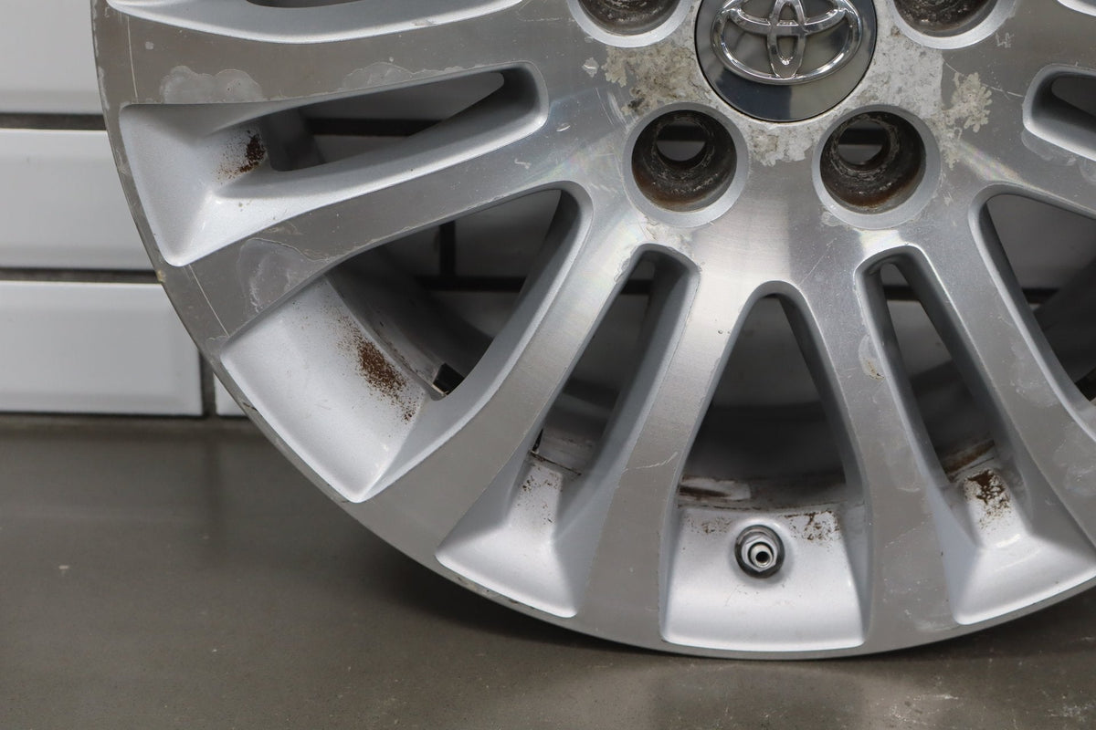 2010-2012 Toyota Sienna OEM 17x7 Split Spoke Alloy Wheel | Corrosion