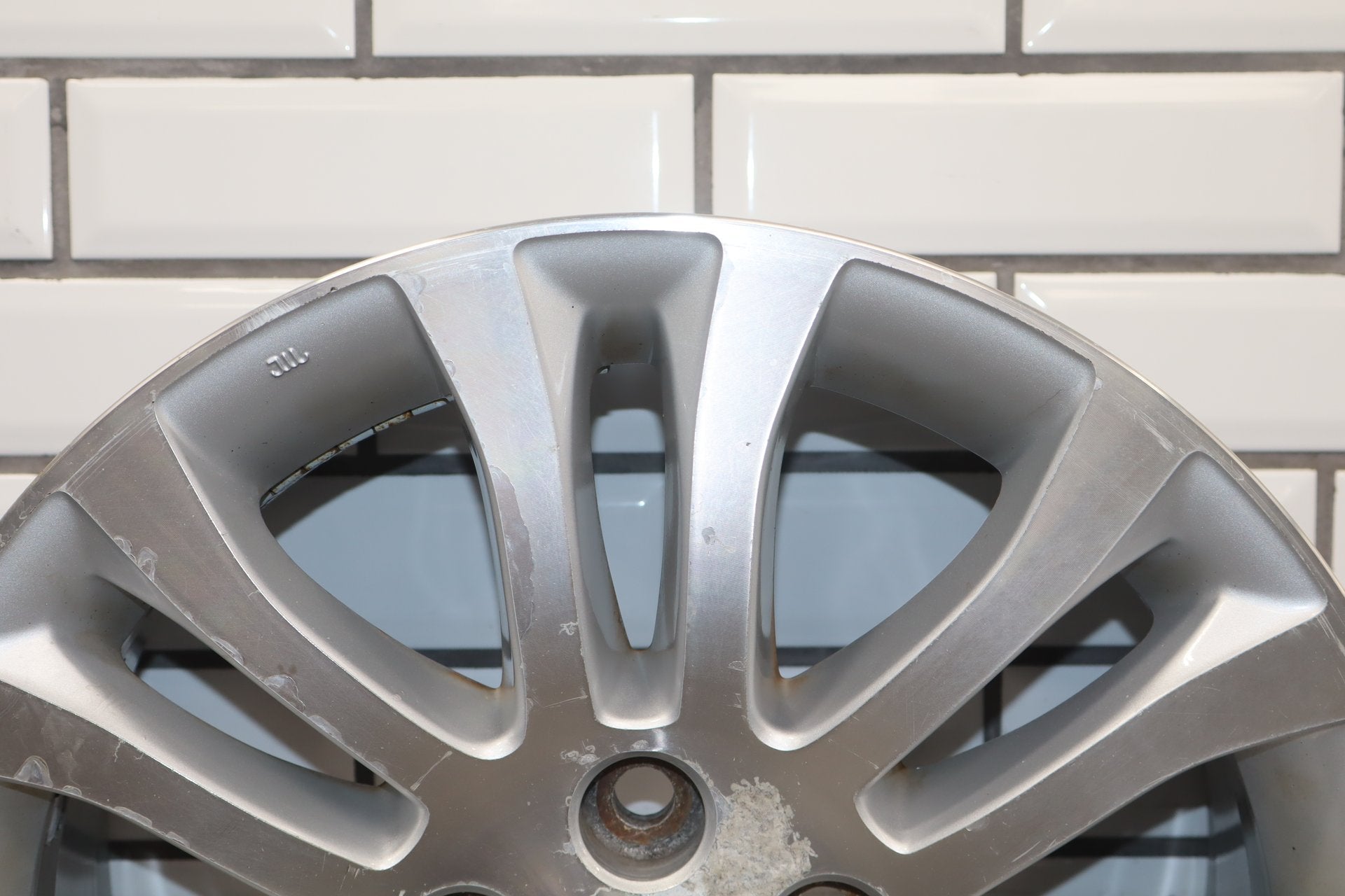 2010-2012 Toyota Sienna OEM 17x7 Split Spoke Alloy Wheel | Corrosion