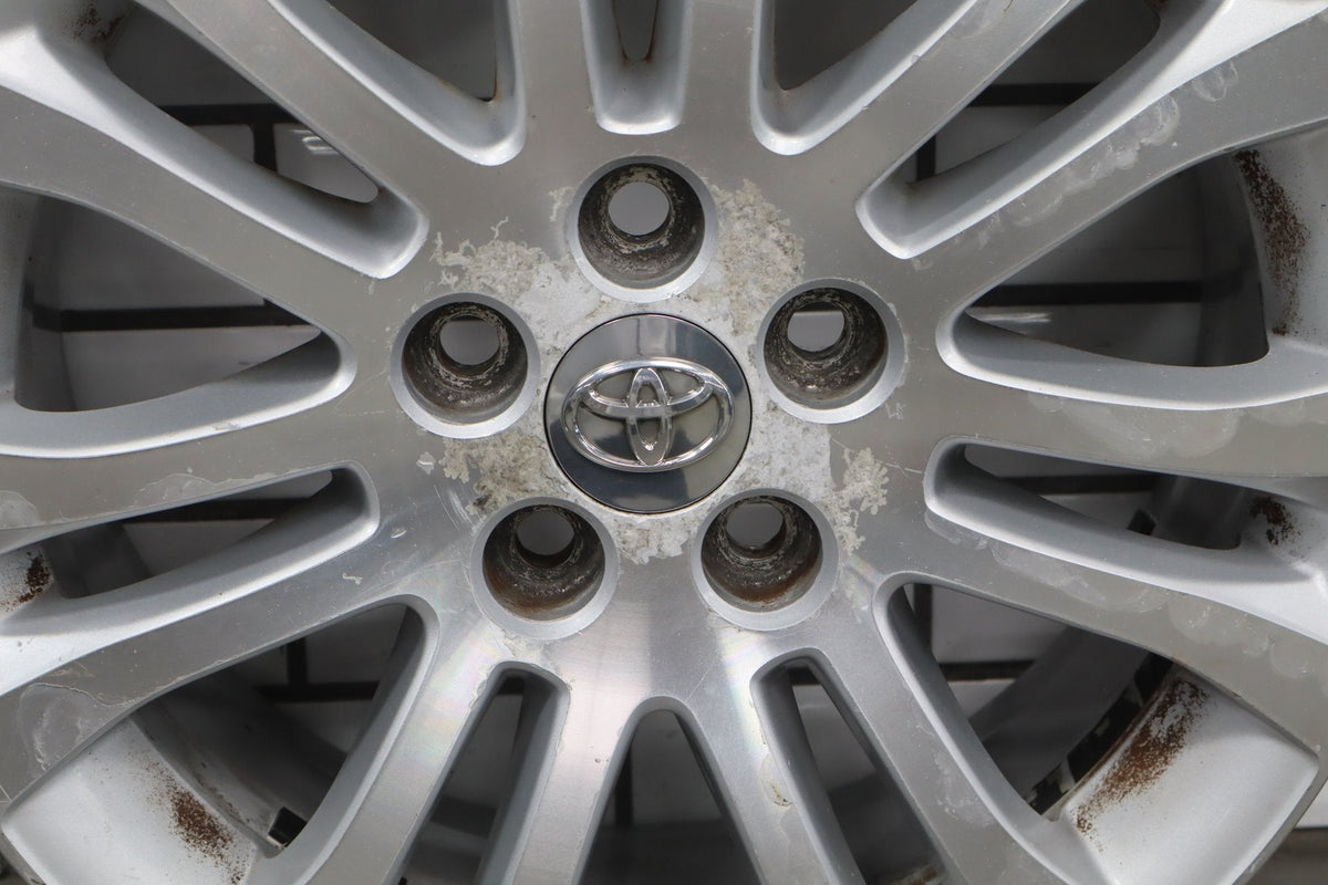 2010-2012 Toyota Sienna OEM 17x7 Split Spoke Alloy Wheel | Corrosion