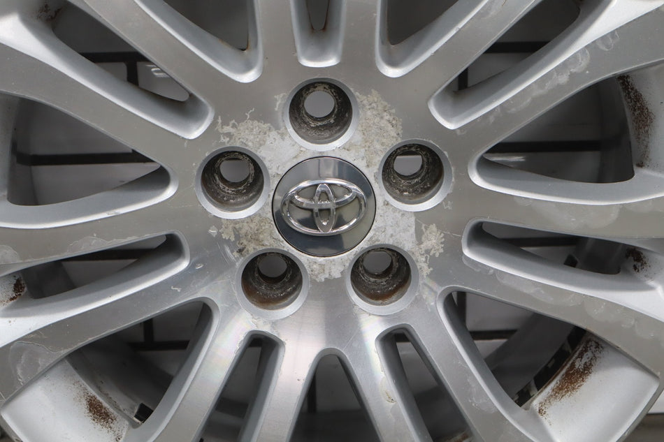 2010-2012 Toyota Sienna OEM 17x7 Split Spoke Alloy Wheel | Corrosion