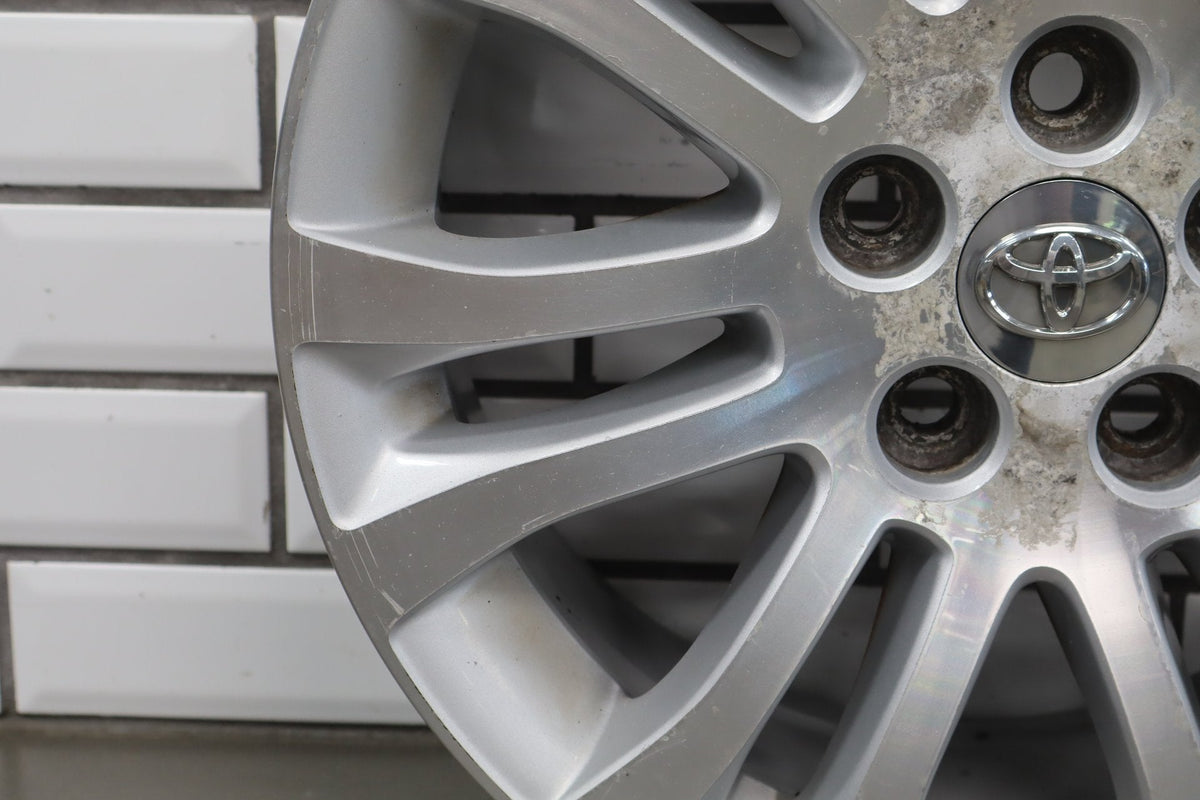 2010-2012 Toyota Sienna OEM 17x7 Split Spoke Alloy Wheel | Corrosion