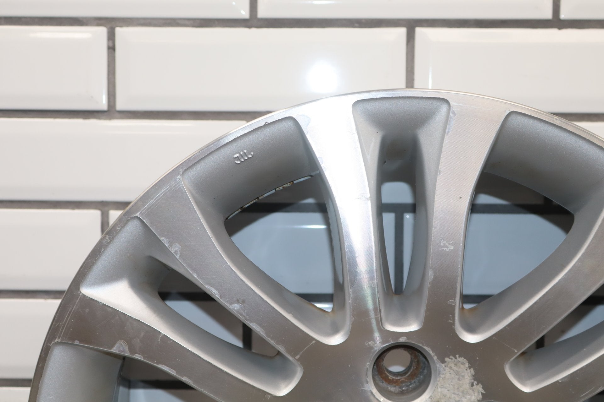 2010-2012 Toyota Sienna OEM 17x7 Split Spoke Alloy Wheel | Corrosion