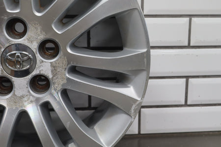 2010-2012 Toyota Sienna OEM 17x7 Split Spoke Alloy Wheel | Corrosion