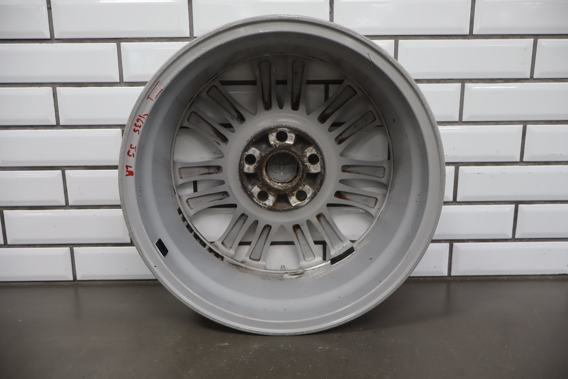2010-2012 Toyota Sienna OEM 17x7 Split Spoke Alloy Wheel | Corrosion