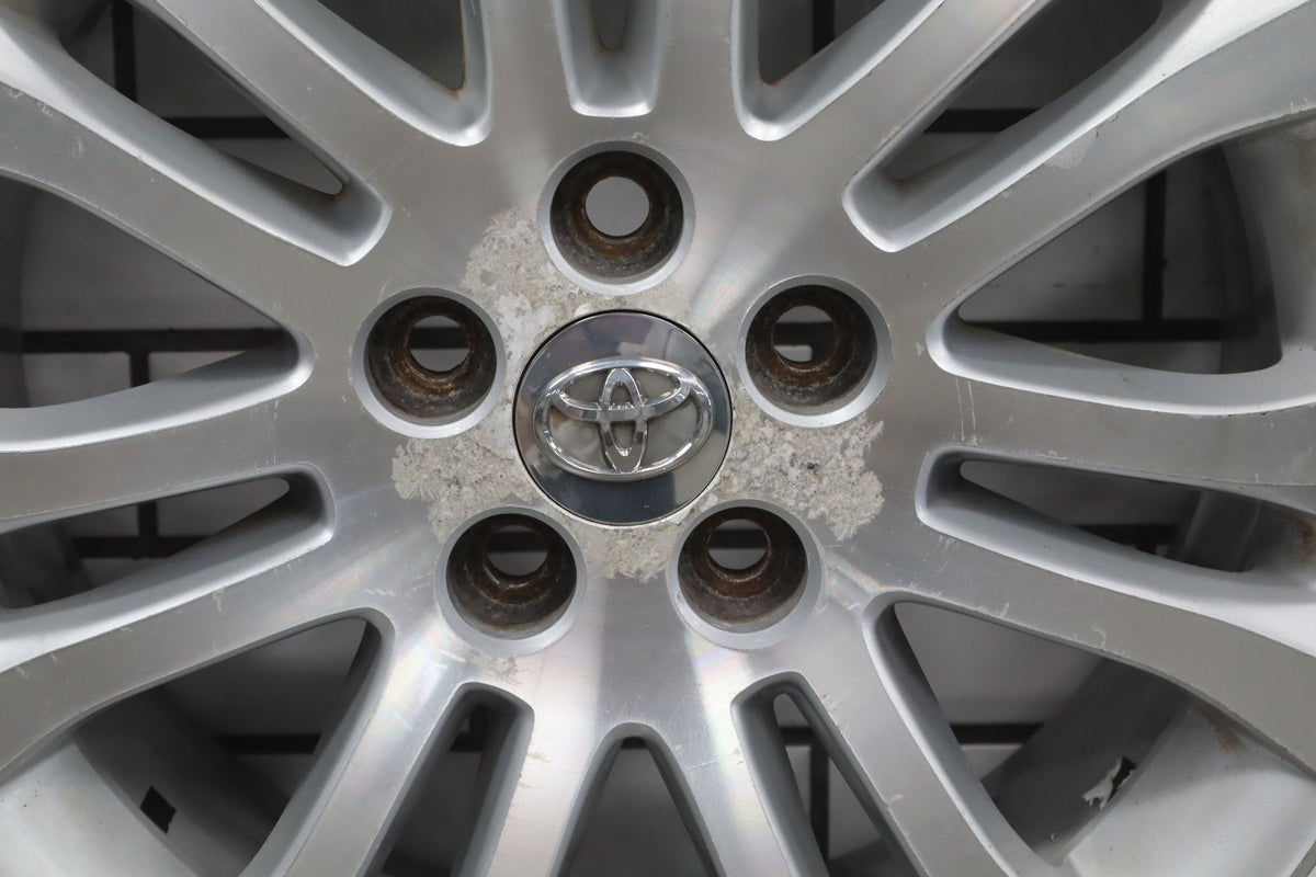 2010-2012 Toyota Sienna OEM 17x7 Split Spoke Alloy Wheel | Corrosion