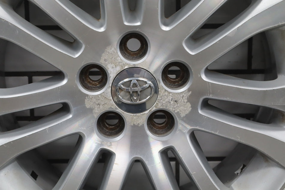 2010-2012 Toyota Sienna OEM 17x7 Split Spoke Alloy Wheel | Corrosion