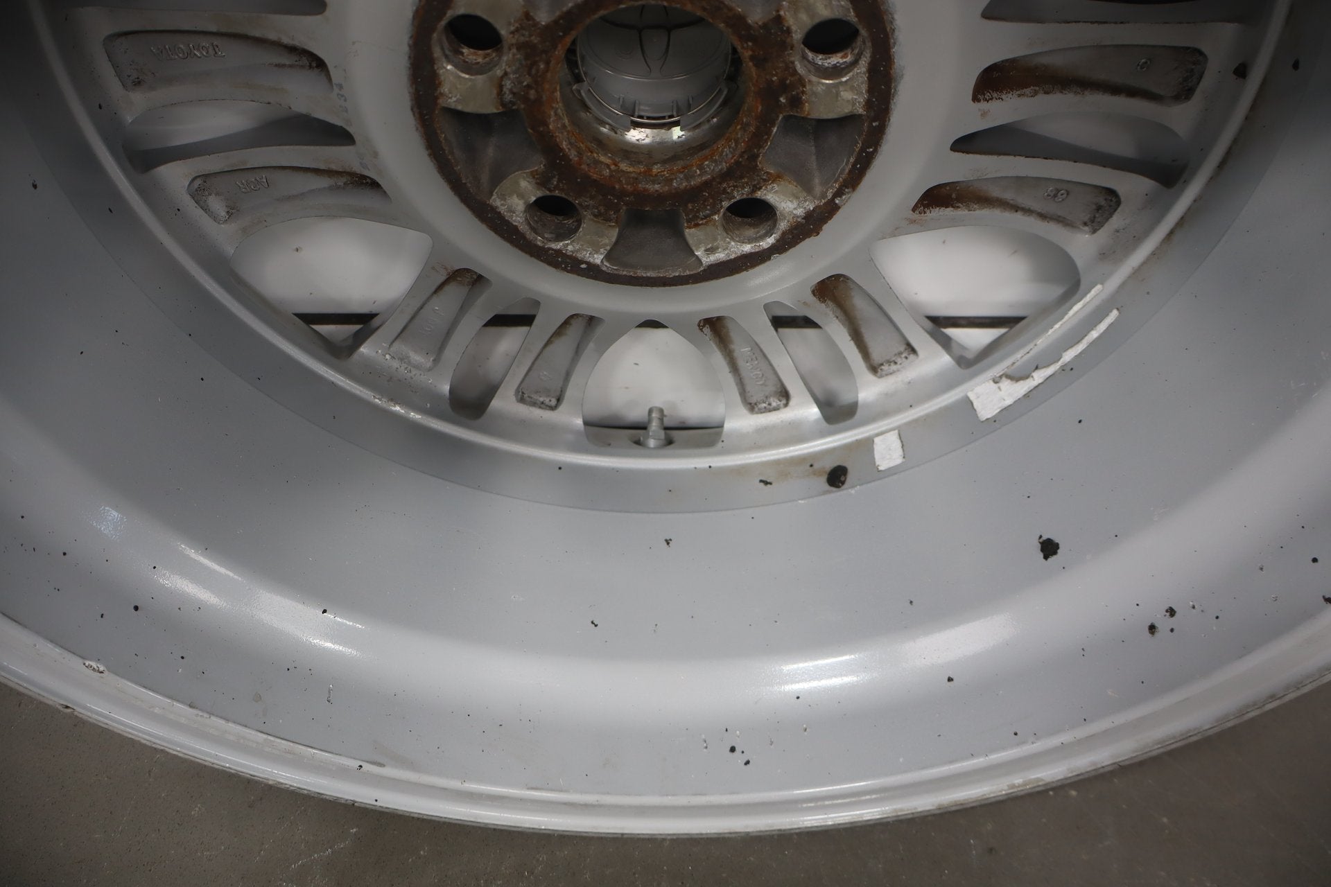 2010-2012 Toyota Sienna OEM 17x7 Split Spoke Alloy Wheel | Corrosion