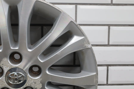 2010-2012 Toyota Sienna OEM 17x7 Split Spoke Alloy Wheel | Corrosion