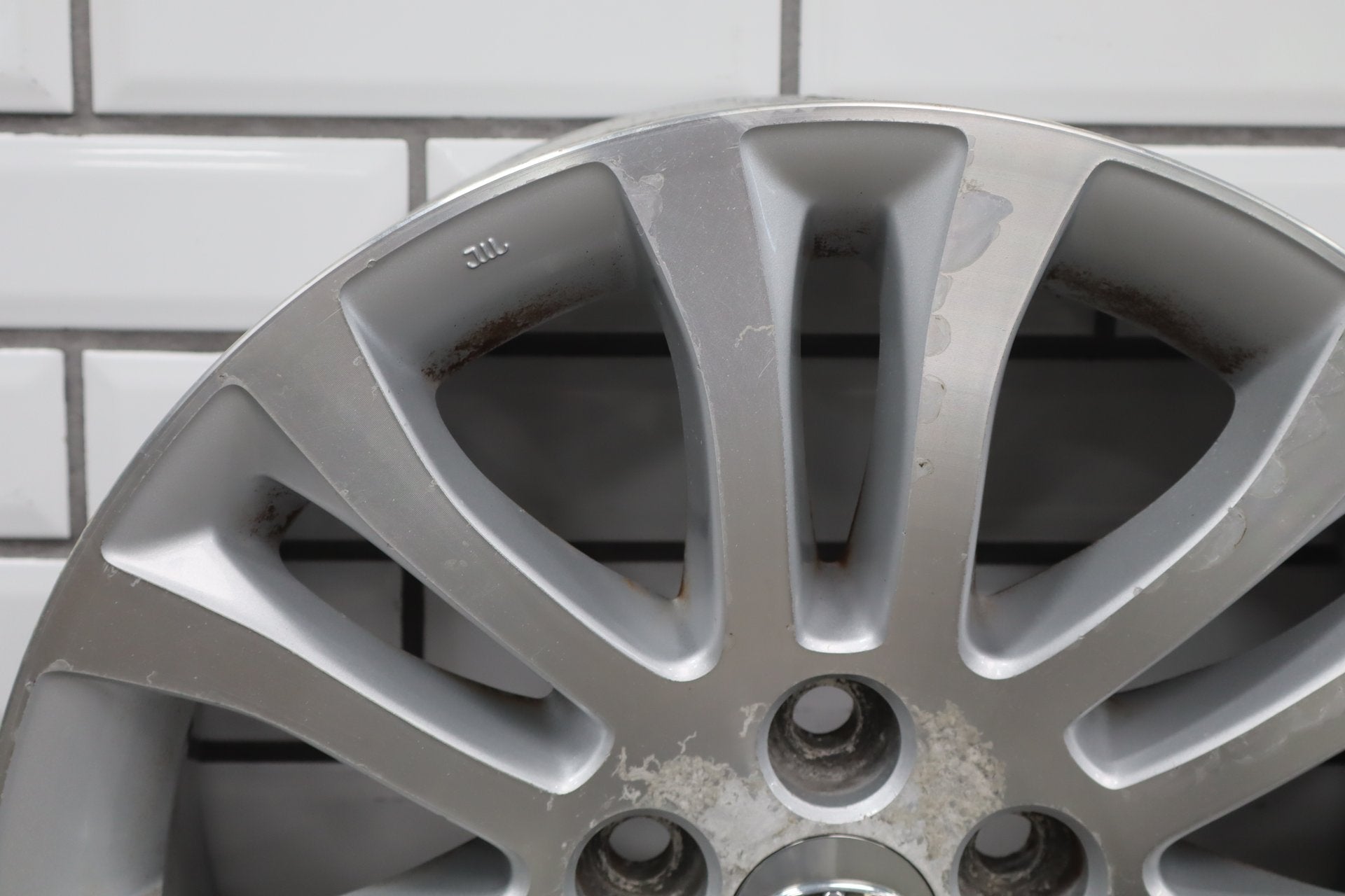 2010-2012 Toyota Sienna OEM 17x7 Split Spoke Alloy Wheel | Corrosion
