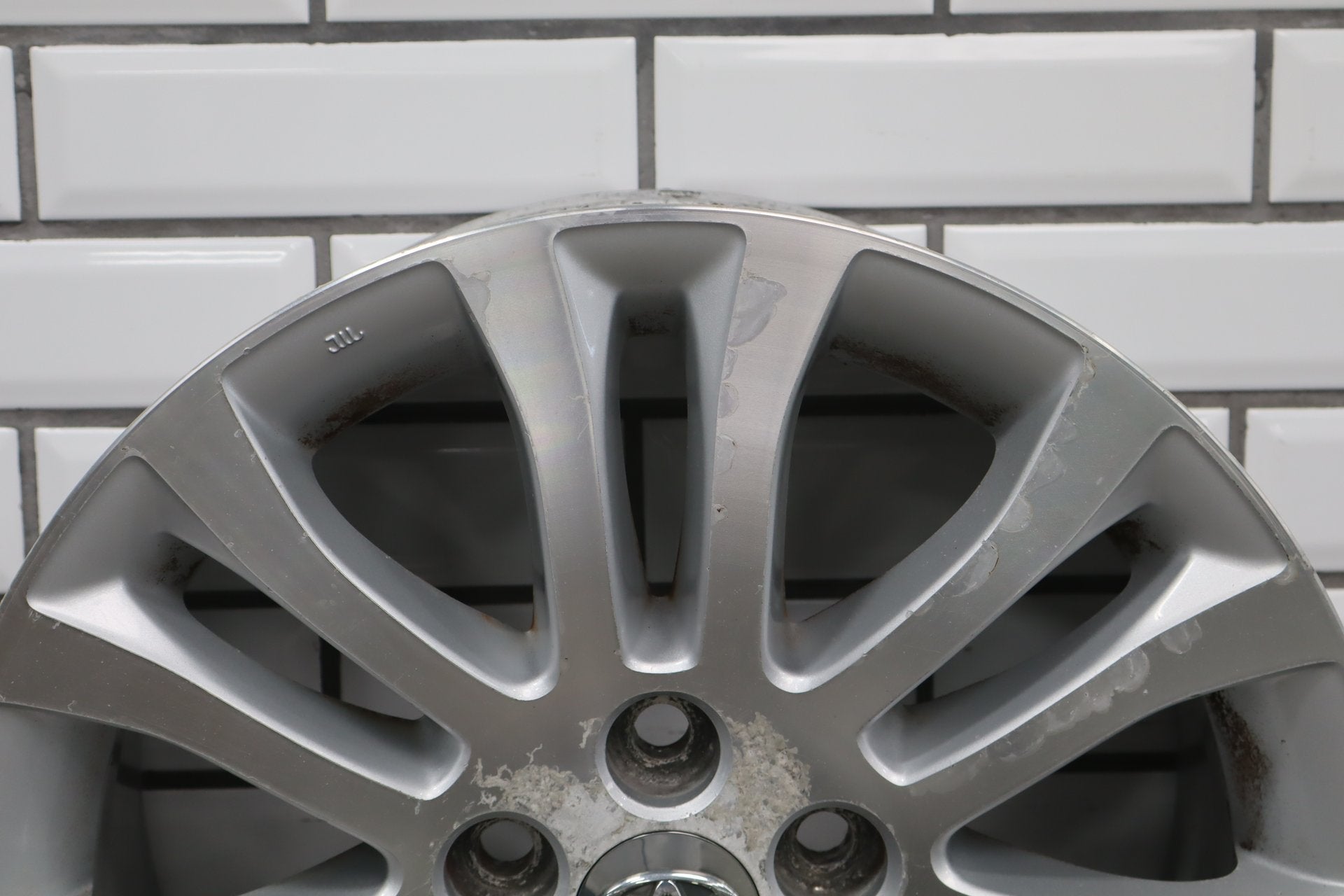 2010-2012 Toyota Sienna OEM 17x7 Split Spoke Alloy Wheel | Corrosion
