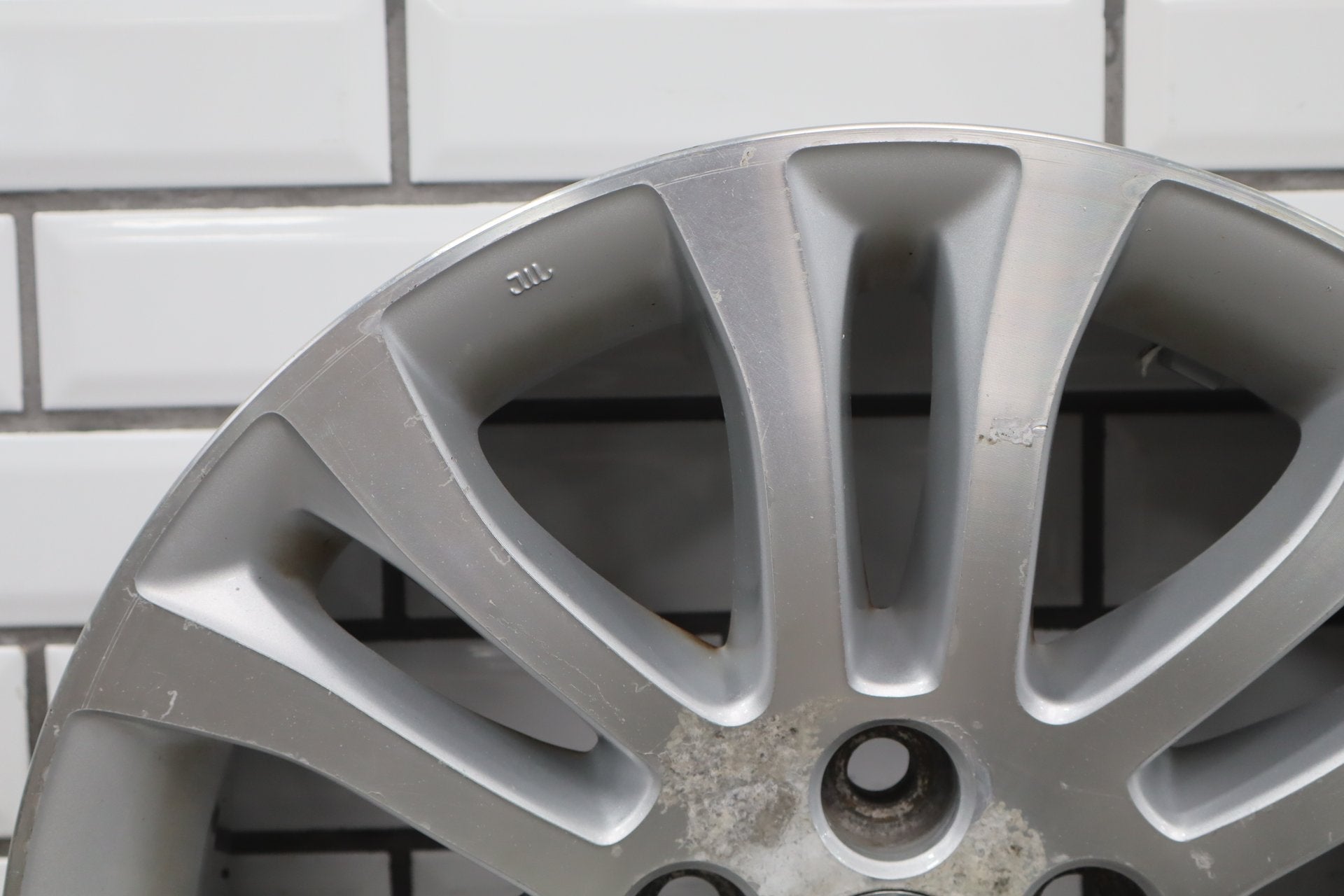 2010-2012 Toyota Sienna OEM 17x7 Split Spoke Alloy Wheel | Corrosion