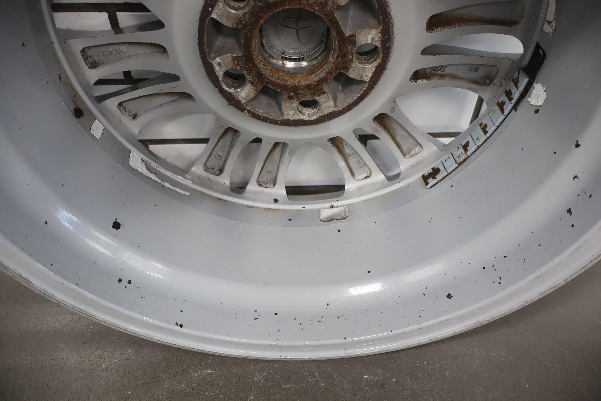 2010-2012 Toyota Sienna OEM 17x7 Split Spoke Alloy Wheel | Corrosion