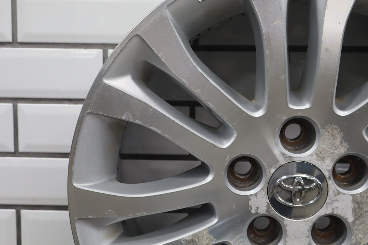 2010-2012 Toyota Sienna OEM 17x7 Split Spoke Alloy Wheel | Corrosion