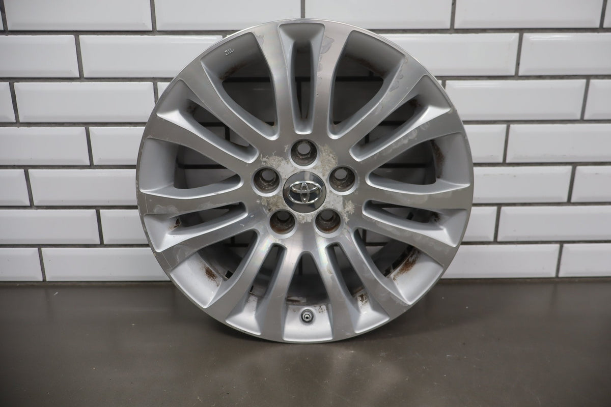 2010-2012 Toyota Sienna OEM 17x7 Split Spoke Alloy Wheel | Corrosion