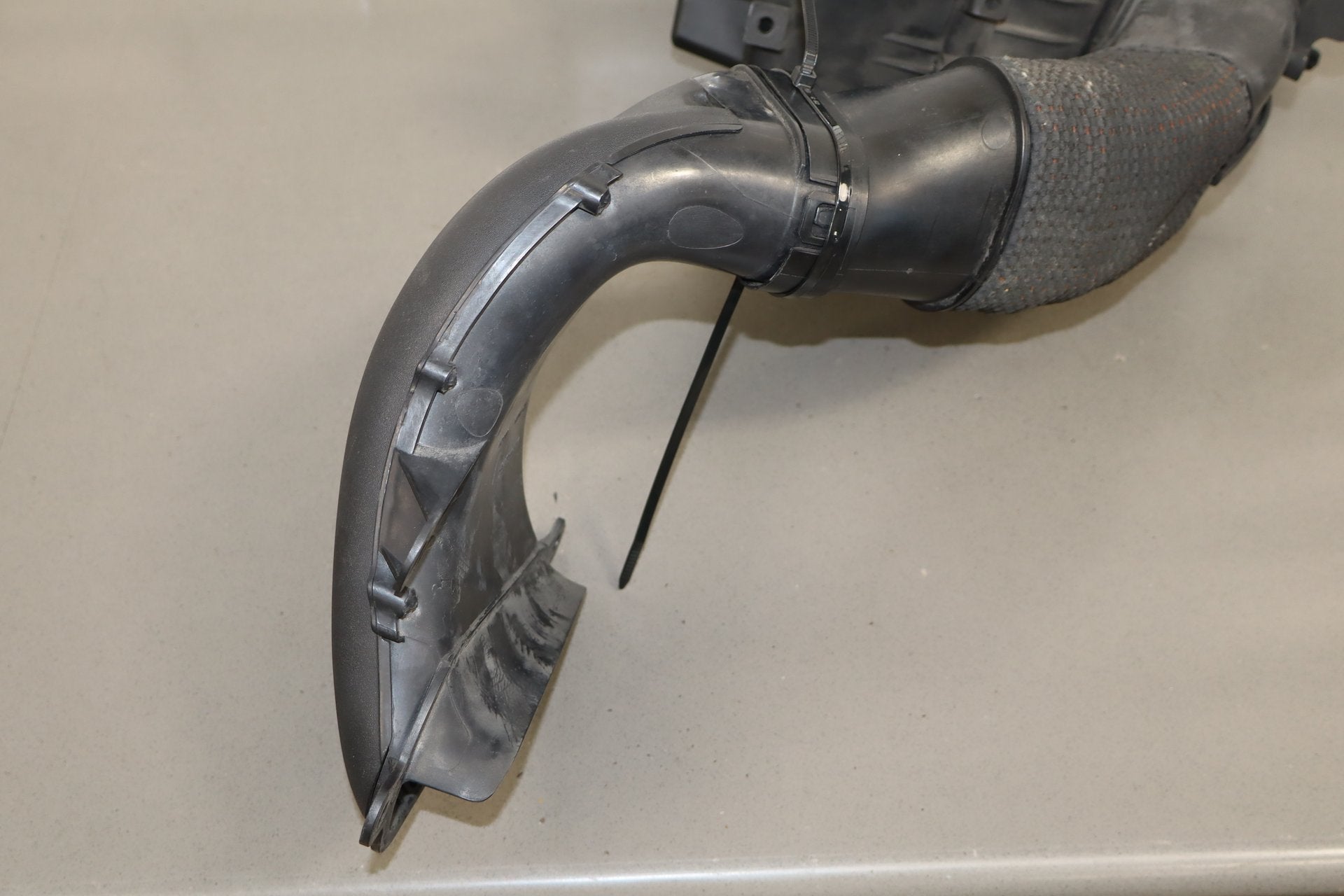 2010-2013 Jaguar XJ Air Cleaner OEM