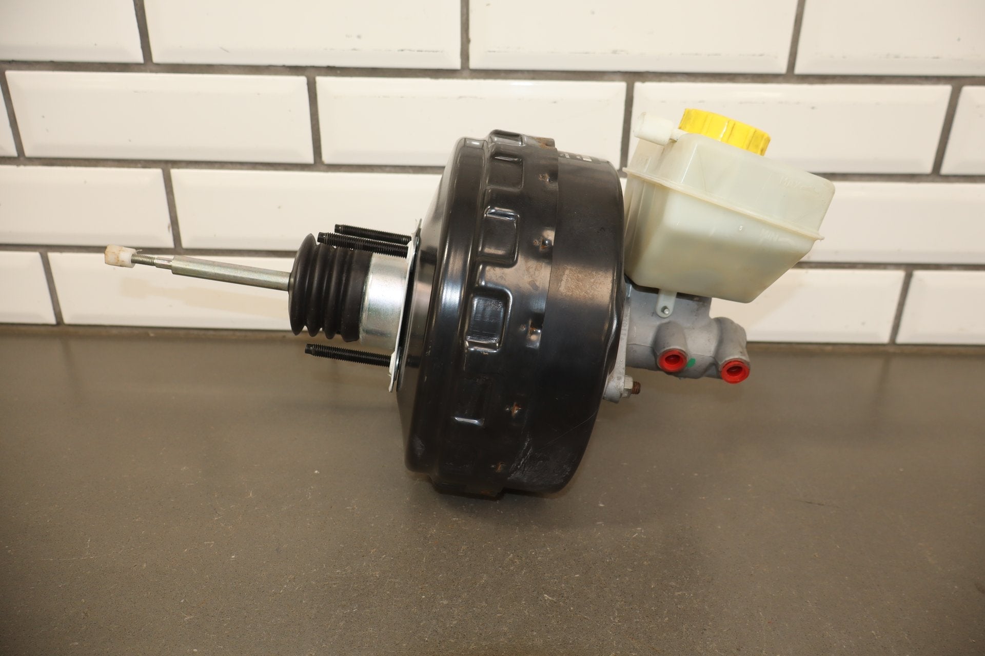 2010-2013 Jaguar XJ Brake Booster OEM