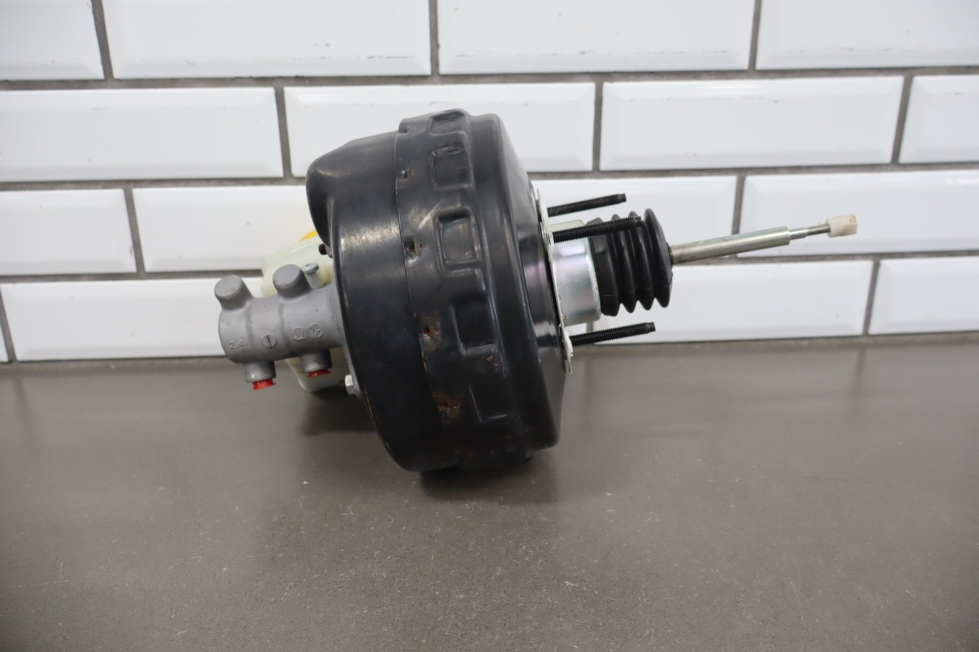 2010-2013 Jaguar XJ Brake Booster OEM