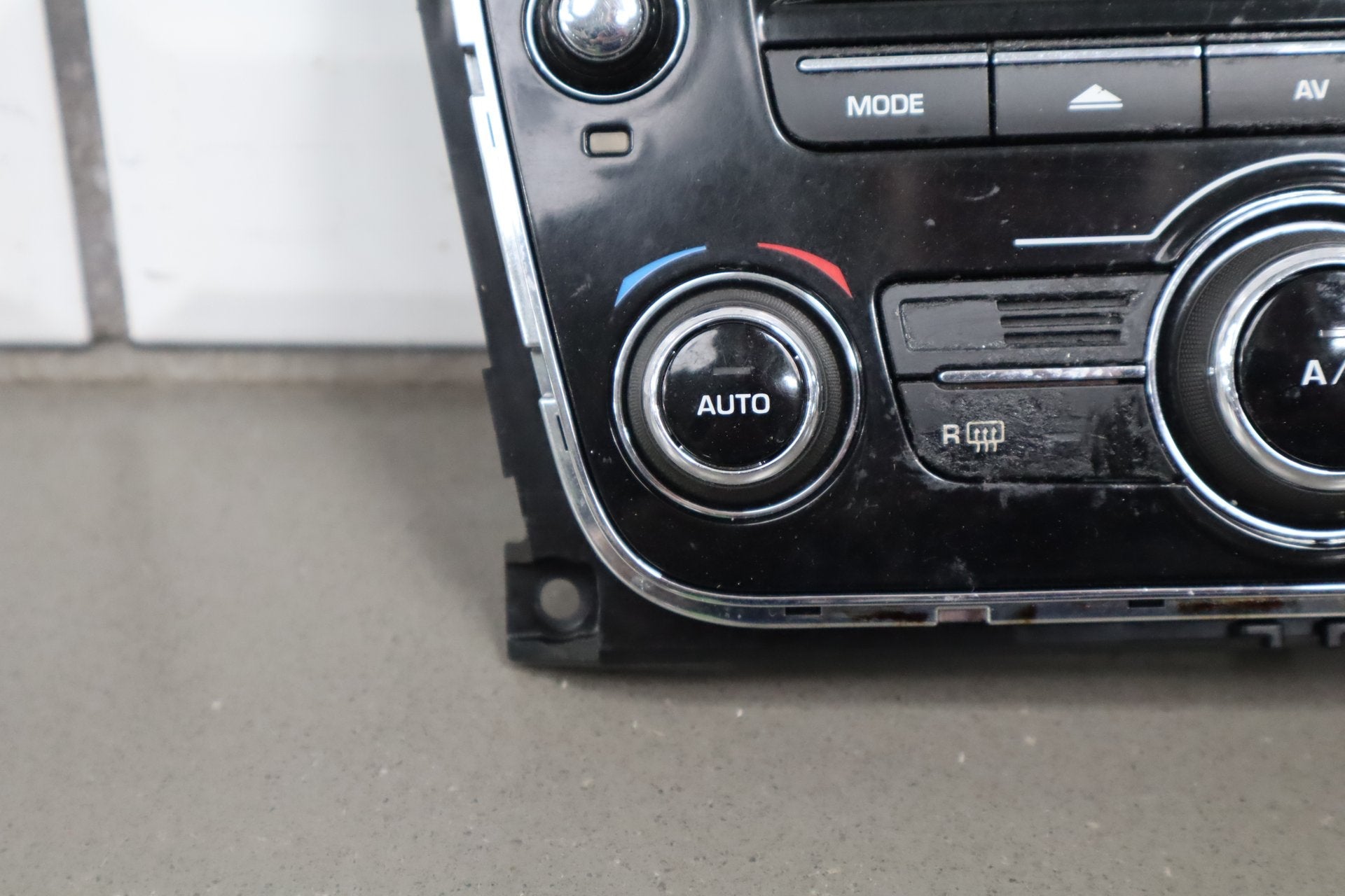 2010-2013 Jaguar XJ Climate Control OEM