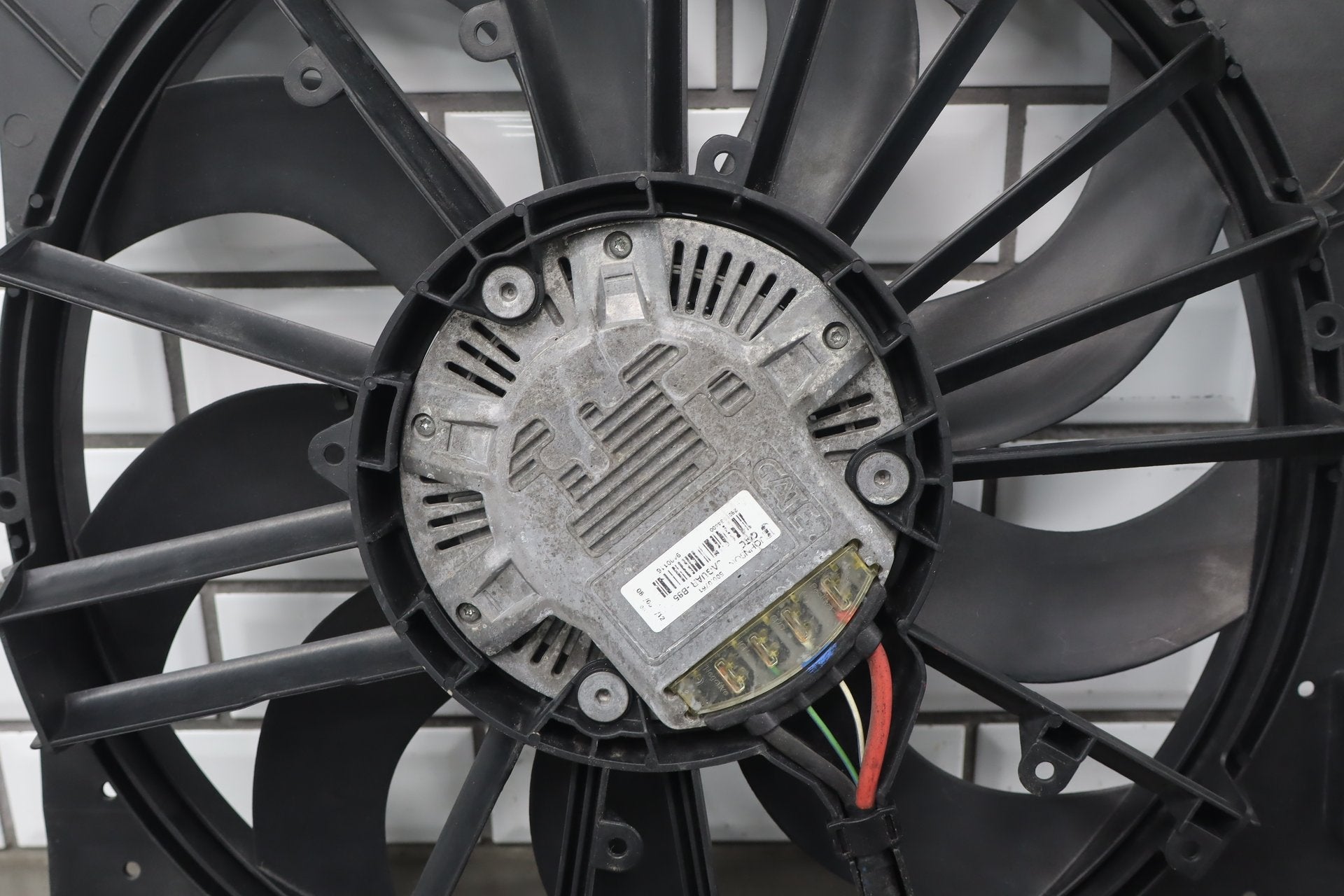 2010-2013 Jaguar XJ Cooling Fan OEM
