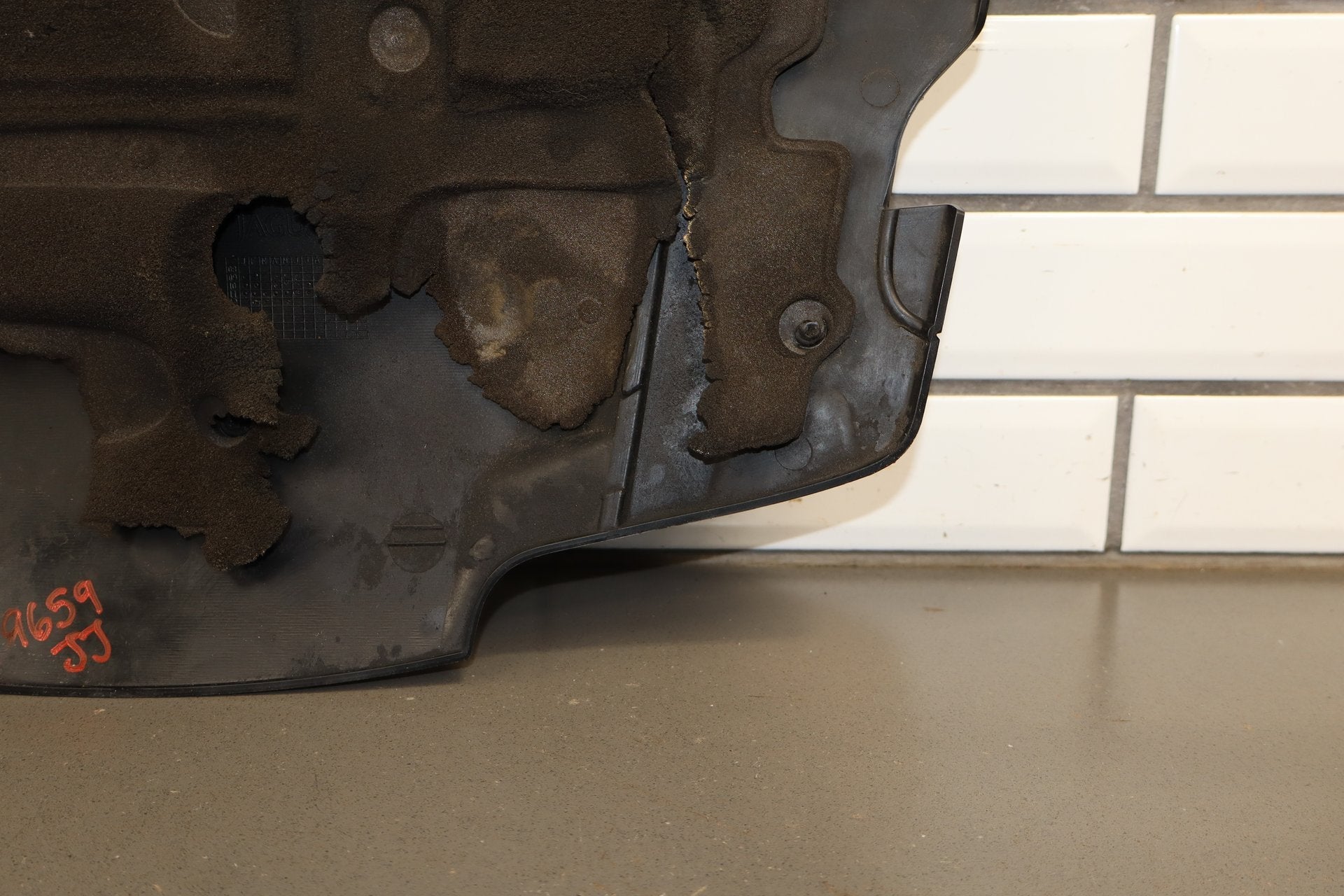 2010-2013 Jaguar XJ Engine Cover OEM
