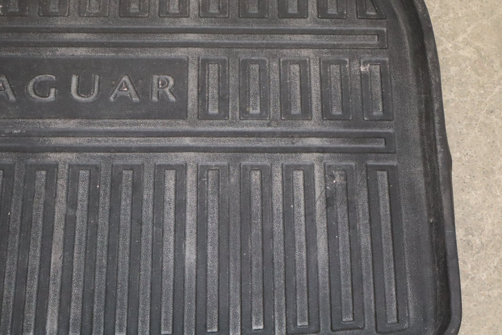 2010-2013 Jaguar XJ Floor Mats OEM