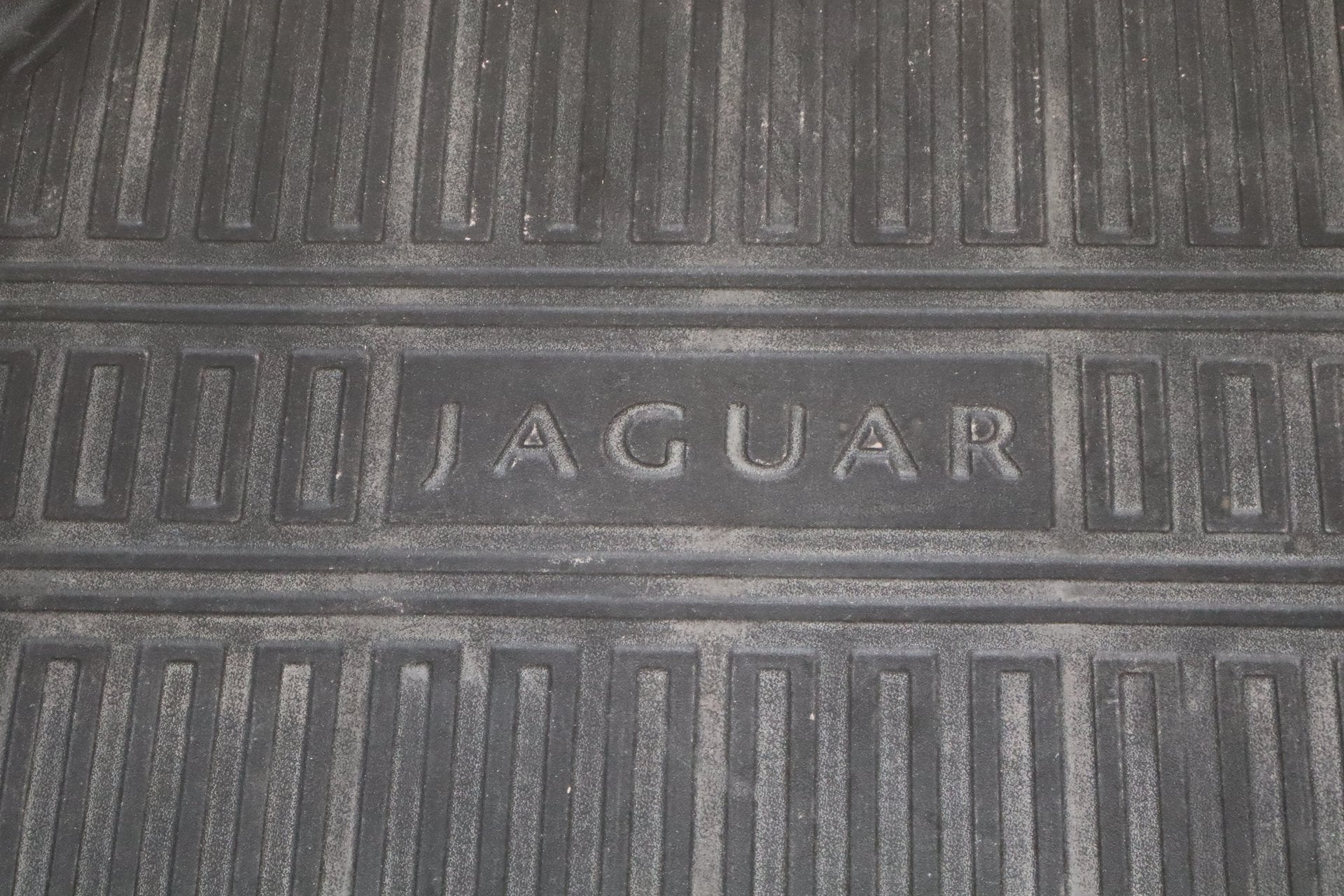 2010-2013 Jaguar XJ Floor Mats OEM