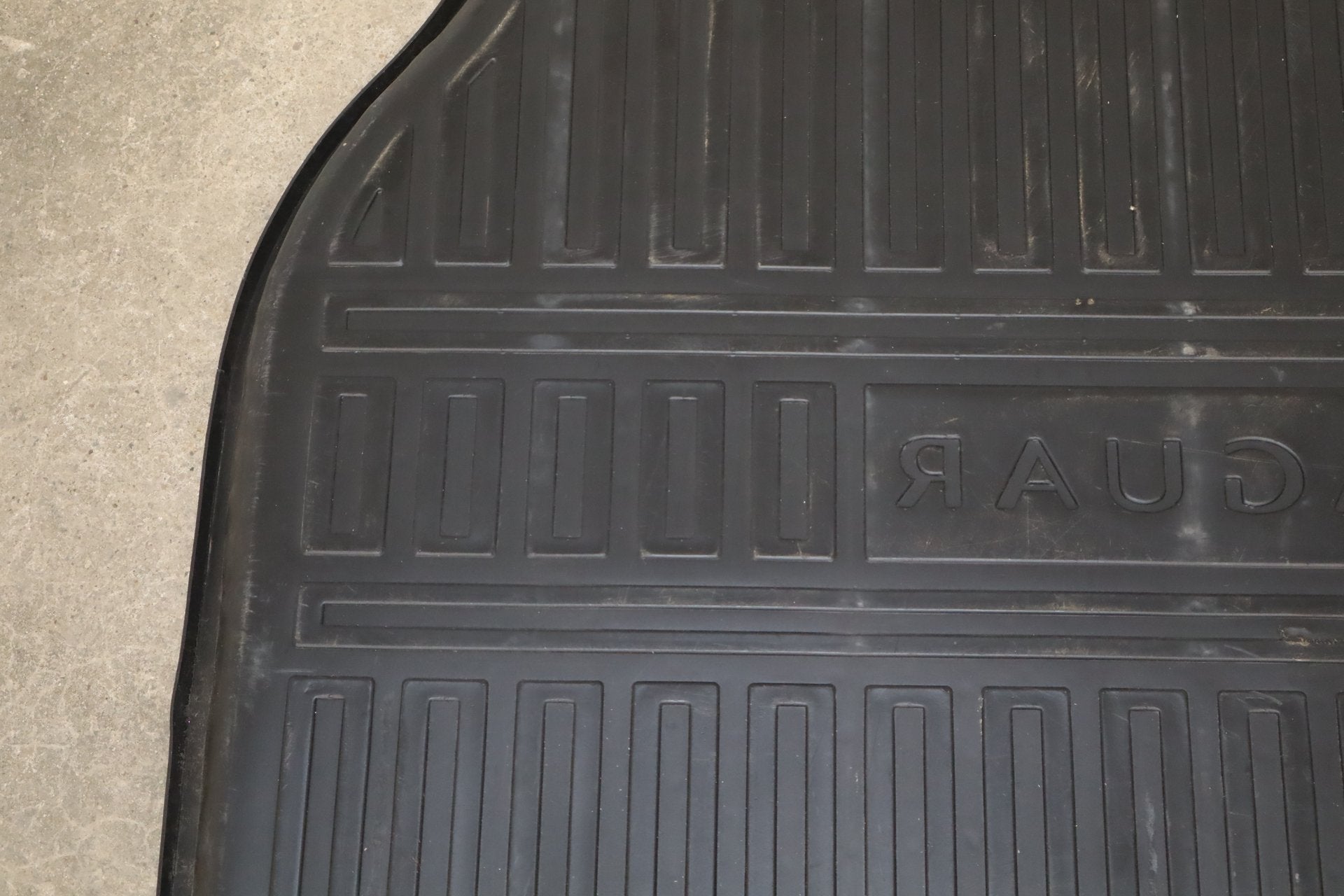 2010-2013 Jaguar XJ Floor Mats OEM