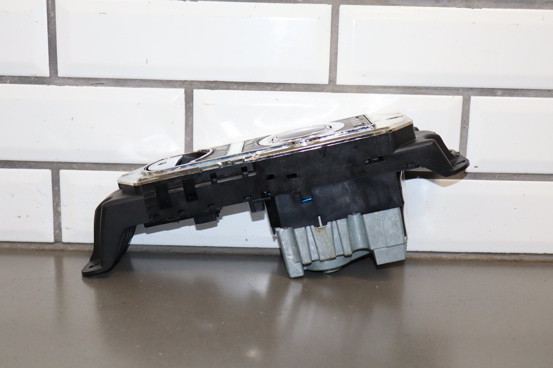 2010-2013 Jaguar XJ Floor Shifter OEM