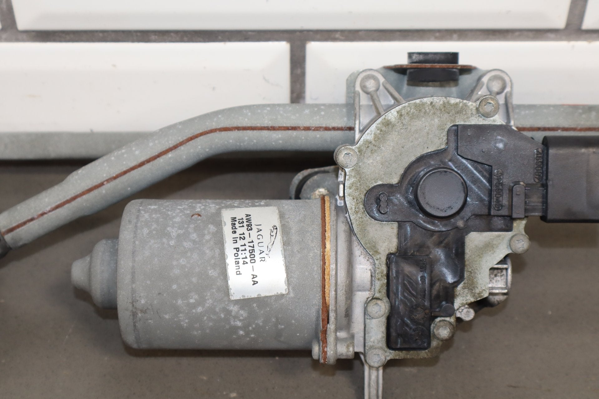 2010-2013 Jaguar XJ Front Wiper Motor OEM