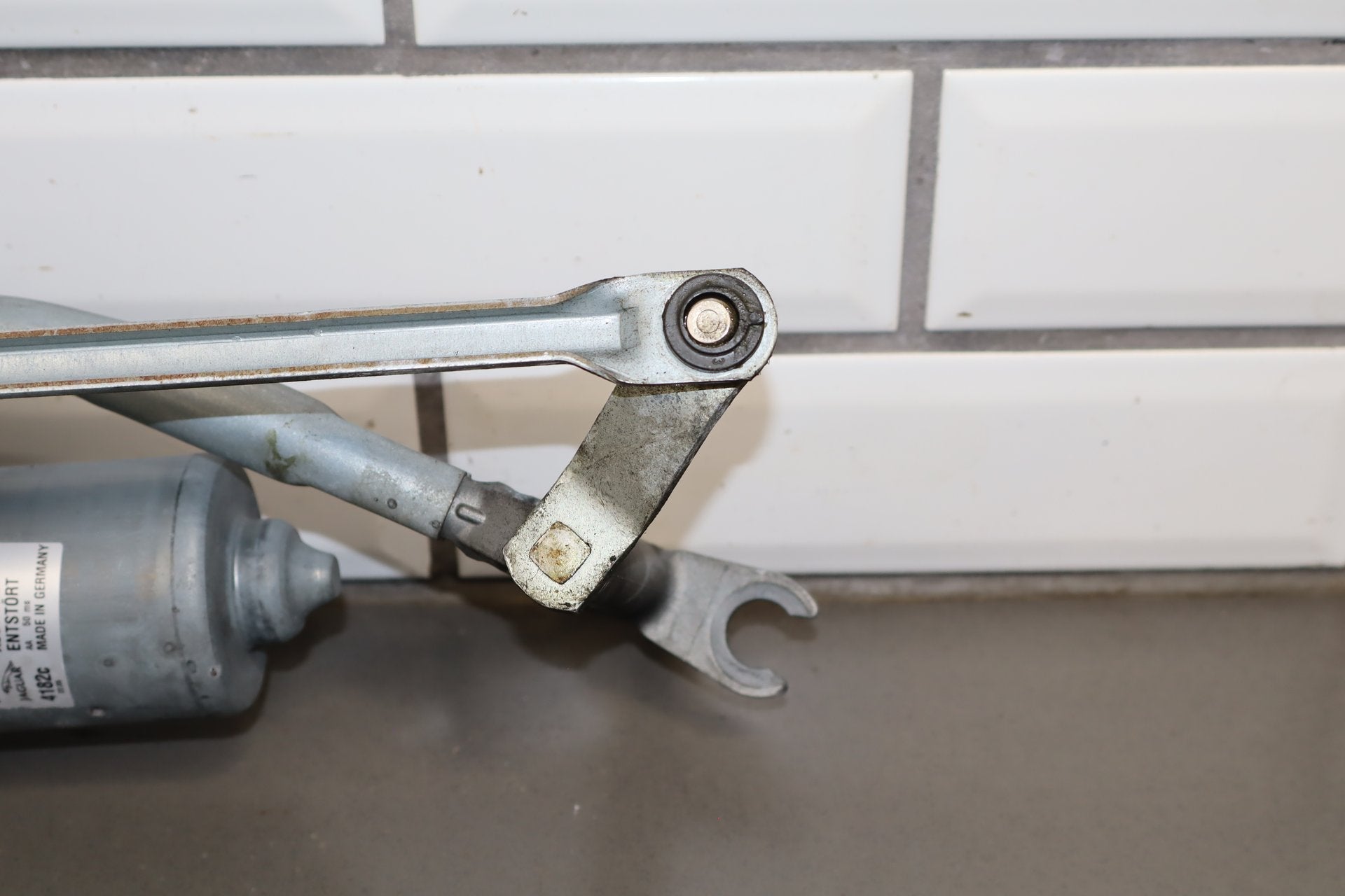 2010-2013 Jaguar XJ Front Wiper Motor OEM