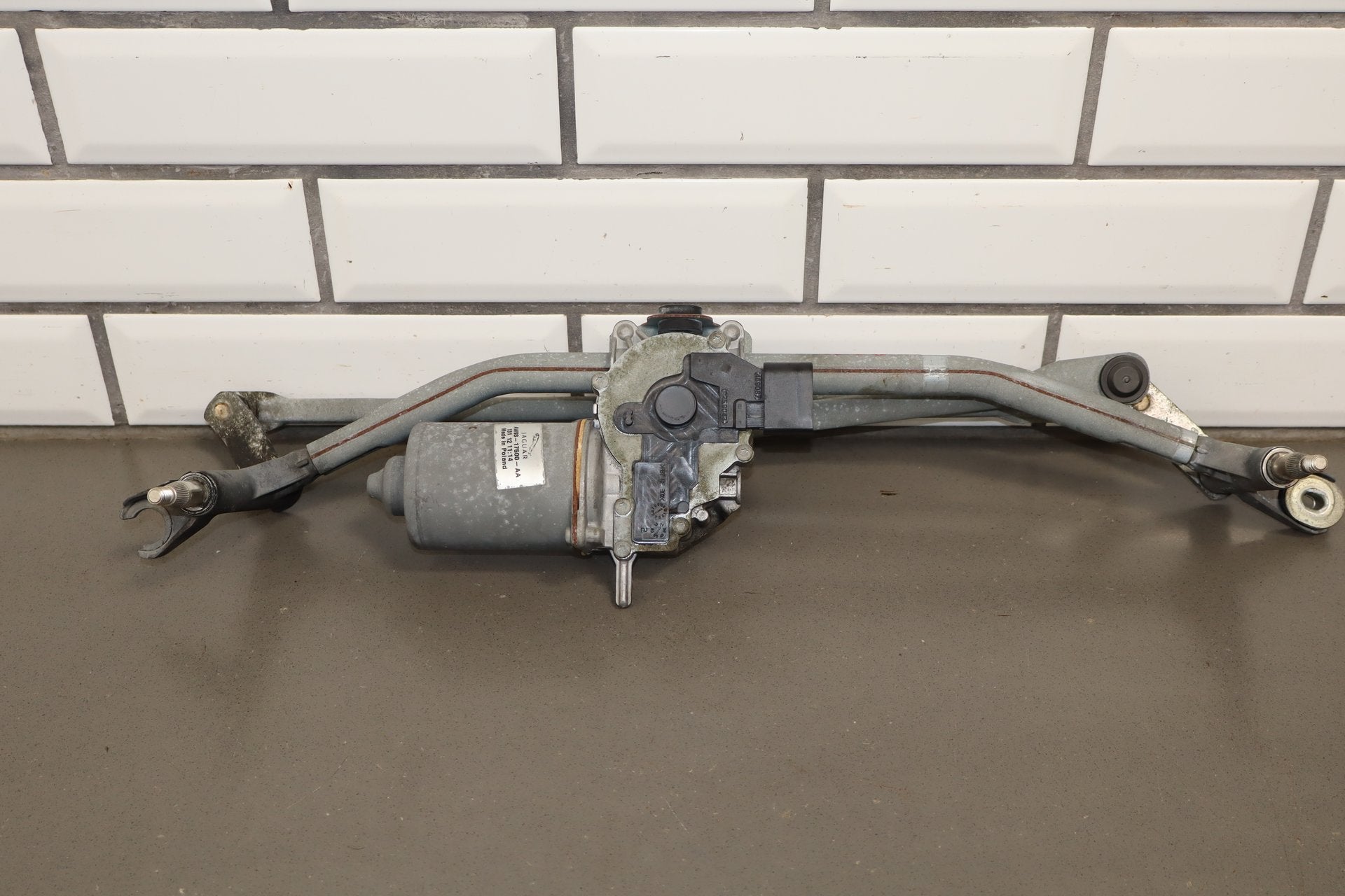2010-2013 Jaguar XJ Front Wiper Motor OEM