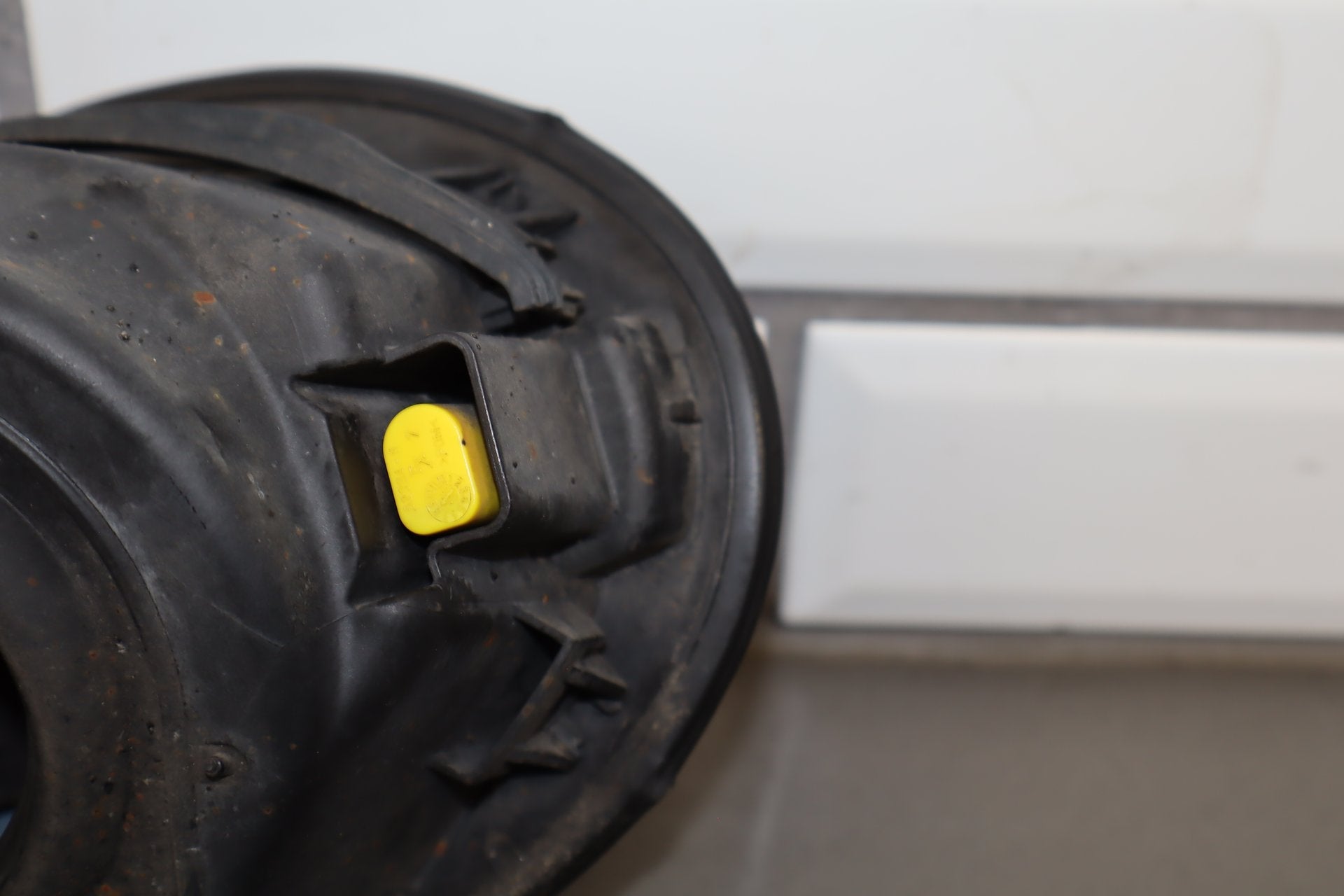 2010-2013 Jaguar XJ Fuel Filler Door Rhodium Silver RDSL