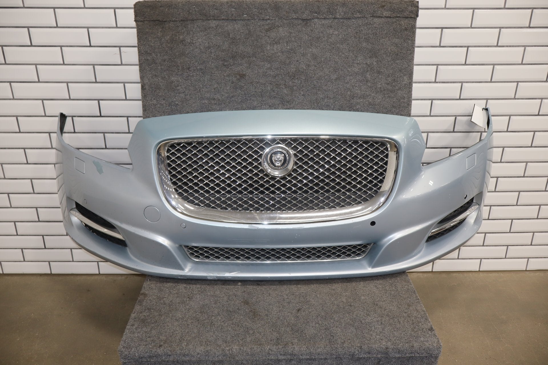 2010-2013 Jaguar XJ L Portfolio Front Bumper Rhodium Silver RDSL