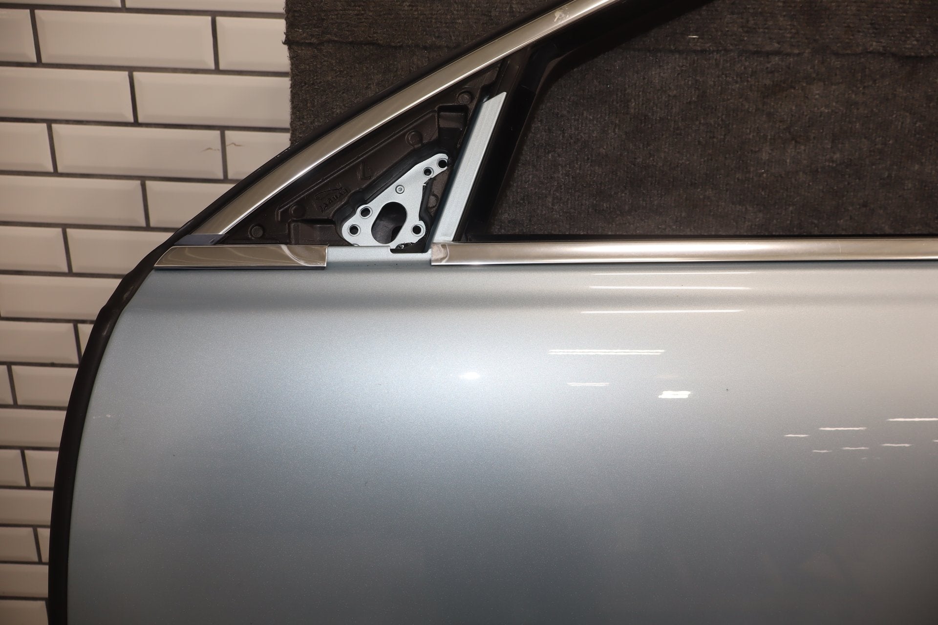 2010-2013 Jaguar XJ L Portfolio Left Front Door Rhodium Silver RDSL