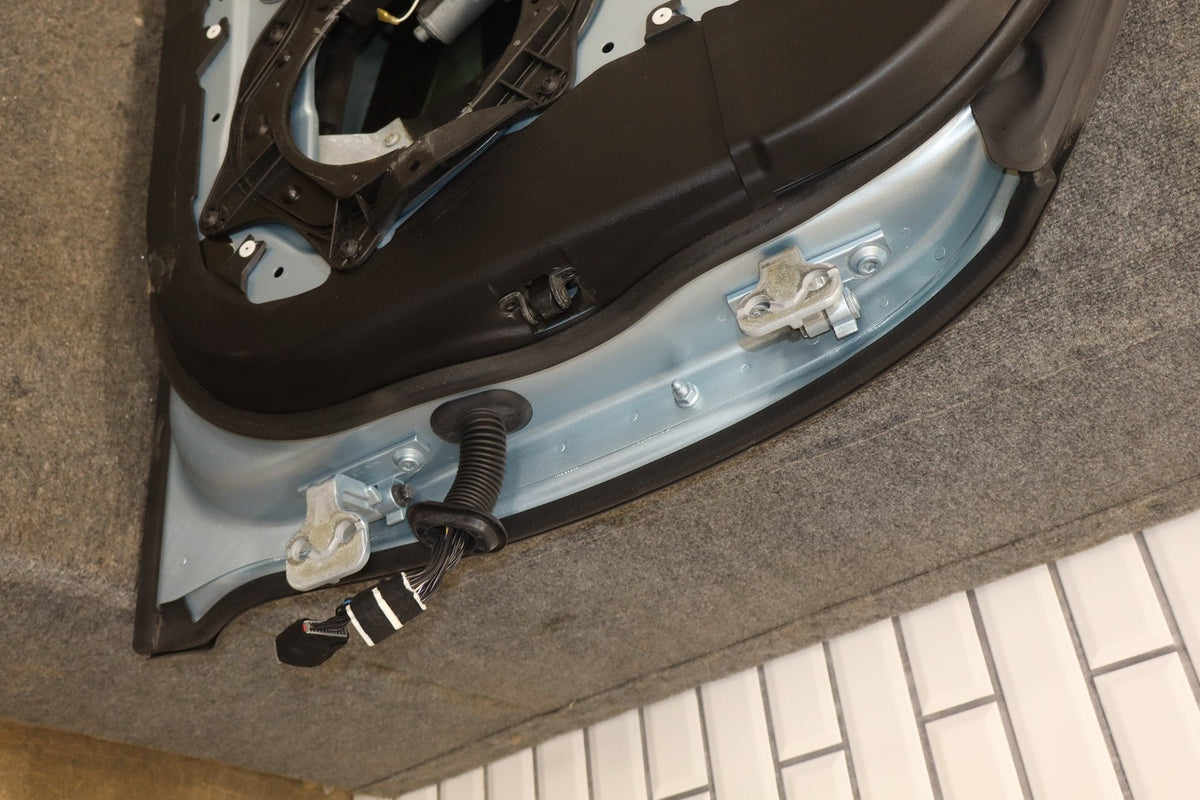 2010-2013 Jaguar XJ L Portfolio Left Front Door Rhodium Silver RDSL