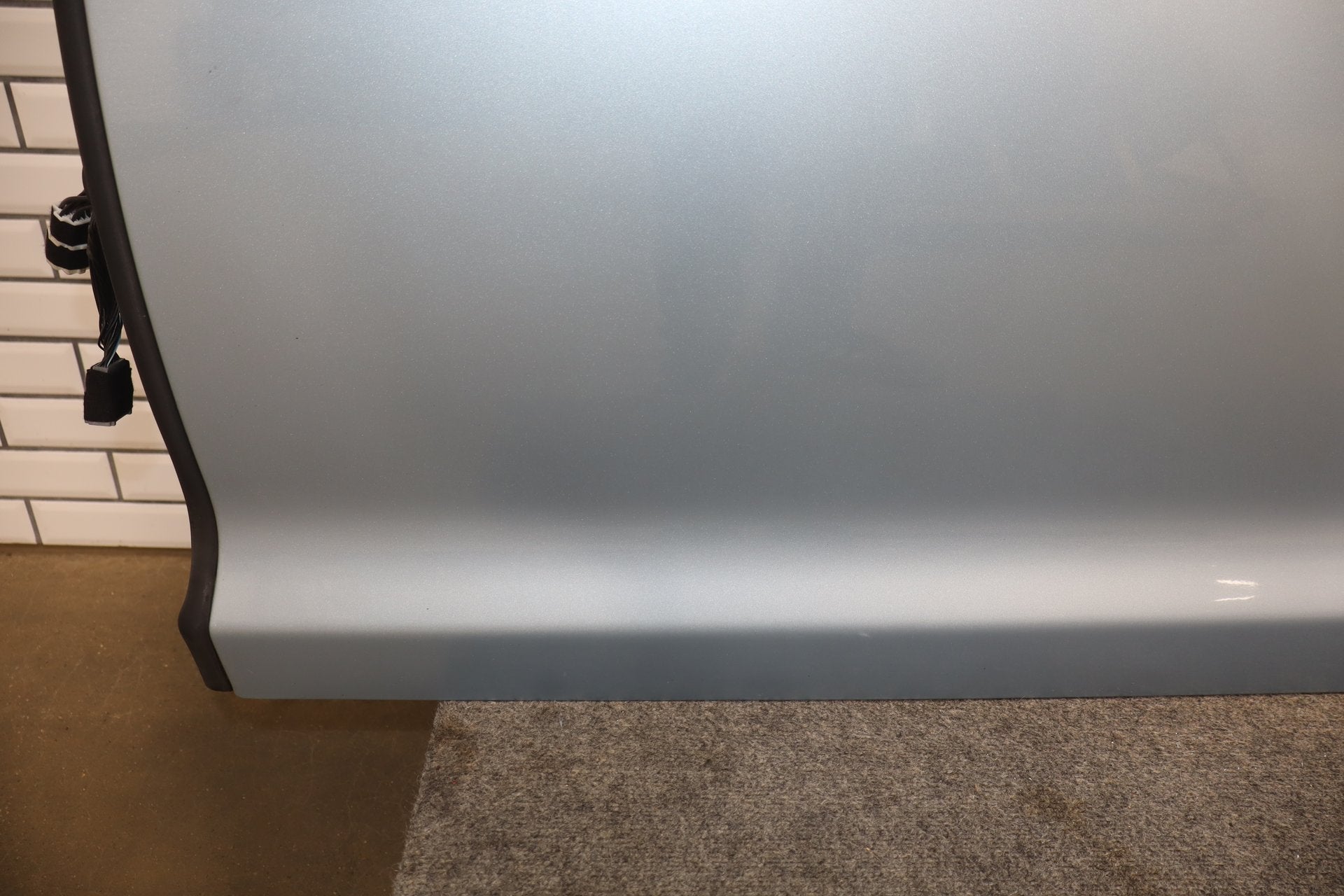2010-2013 Jaguar XJ L Portfolio Left Front Door Rhodium Silver RDSL