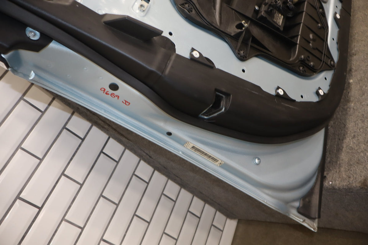 2010-2013 Jaguar XJ L Portfolio Left Front Door Rhodium Silver RDSL
